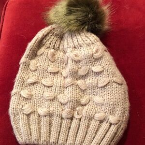 Cozy Cream Knit Pom-Pom Beanie
